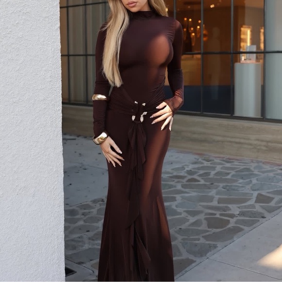 New Akira THE BEST ONE YET BROWN MAXI DRESS - Picture 4 of 17